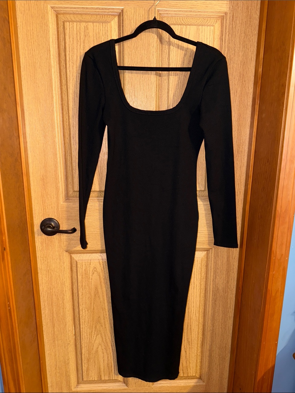 Black Long Sleeve Scoop Neck Snatched Dress